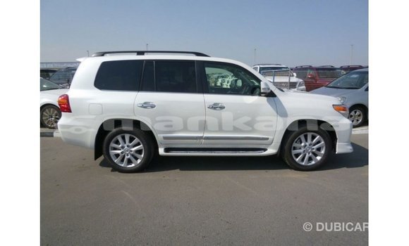 Buy Import Toyota Land Cruiser White Car in Import - Dubai in Abhasia Buy Import Toyota Land Cruiser White Car in Import - Dubai in Abhasia