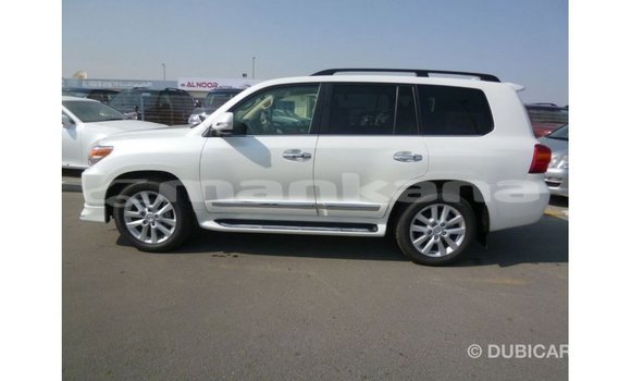Buy Import Toyota Land Cruiser White Car in Import - Dubai in Abhasia Buy Import Toyota Land Cruiser White Car in Import - Dubai in Abhasia