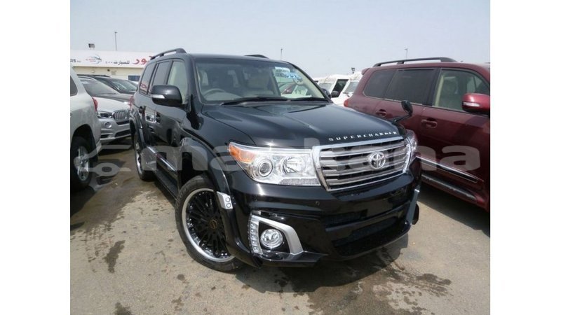Big with watermark toyota land cruiser abhasia import dubai 2656