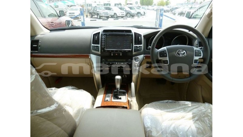 Big with watermark toyota land cruiser abhasia import dubai 2656