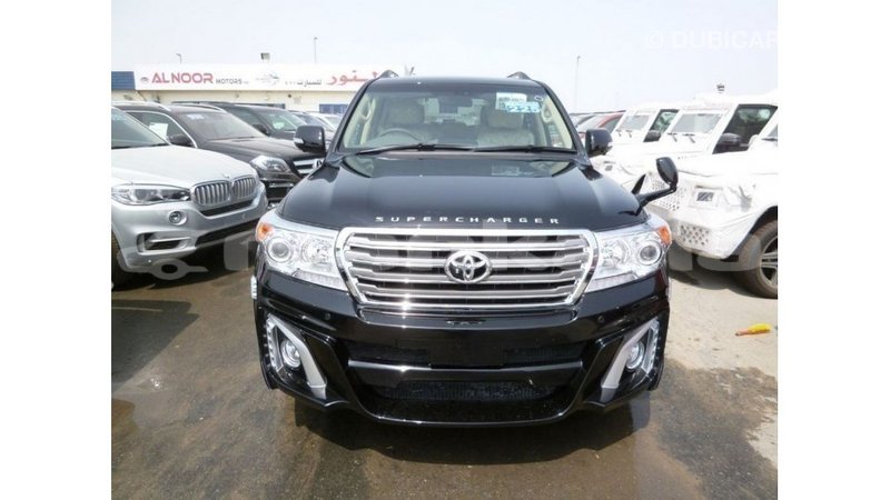 Big with watermark toyota land cruiser abhasia import dubai 2656