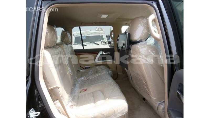 Big with watermark toyota land cruiser abhasia import dubai 2656