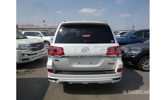 Buy Import Toyota Land Cruiser White Car in Import - Dubai in Abhasia Buy Import Toyota Land Cruiser White Car in Import - Dubai in Abhasia