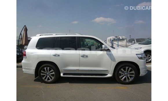Buy Import Toyota Land Cruiser White Car in Import - Dubai in Abhasia Buy Import Toyota Land Cruiser White Car in Import - Dubai in Abhasia