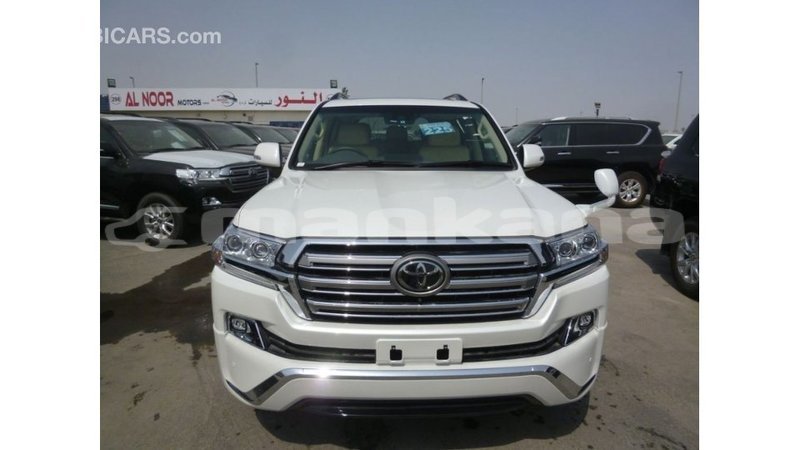 Big with watermark toyota land cruiser abhasia import dubai 2658