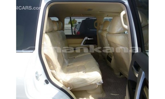 Buy Import Toyota Land Cruiser White Car in Import - Dubai in Abhasia Buy Import Toyota Land Cruiser White Car in Import - Dubai in Abhasia