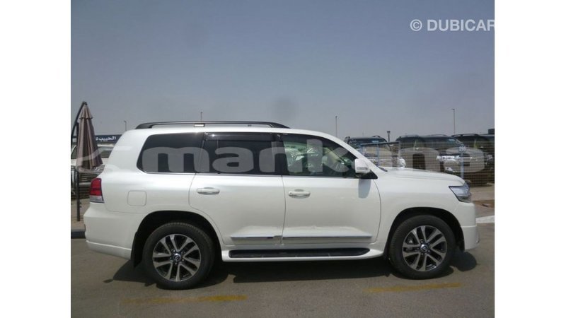 Big with watermark toyota land cruiser abhasia import dubai 2658