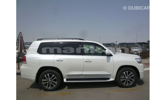 Buy Import Toyota Land Cruiser White Car in Import - Dubai in Abhasia Buy Import Toyota Land Cruiser White Car in Import - Dubai in Abhasia