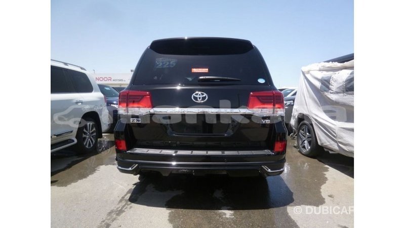 Big with watermark toyota land cruiser abhasia import dubai 2660