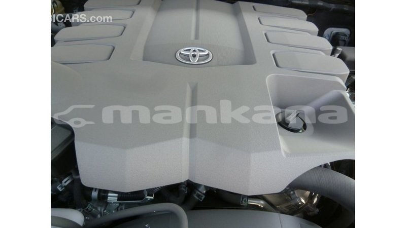 Big with watermark toyota land cruiser abhasia import dubai 2662