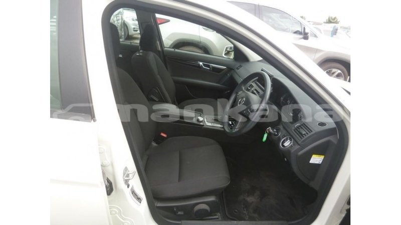 Big with watermark mercedes benz 200 abhasia import dubai 2678