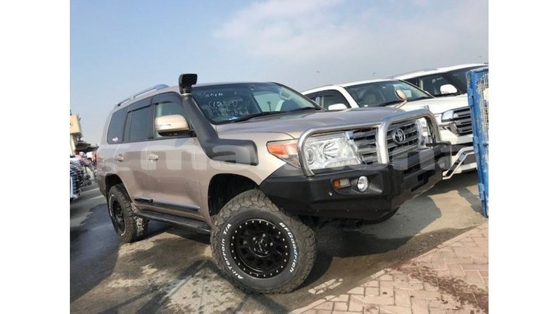 Big with watermark toyota land cruiser abhasia import dubai 2682