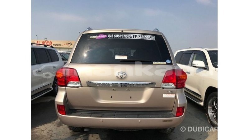 Big with watermark toyota land cruiser abhasia import dubai 2682