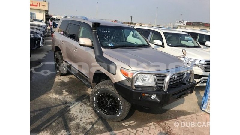 Big with watermark toyota land cruiser abhasia import dubai 2682