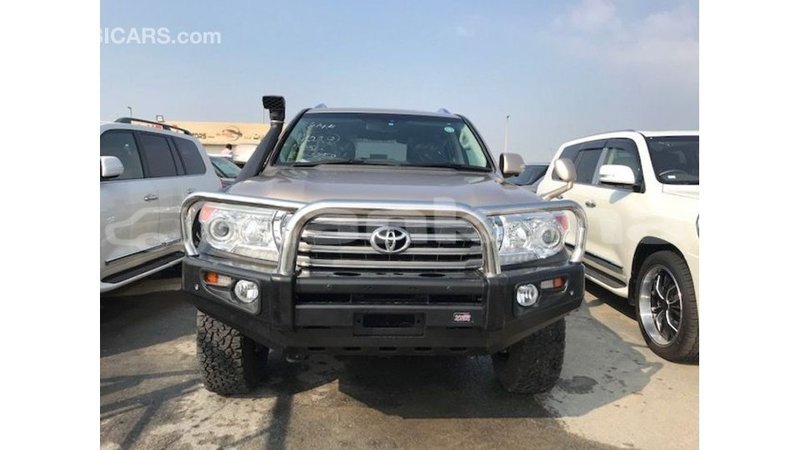Big with watermark toyota land cruiser abhasia import dubai 2682