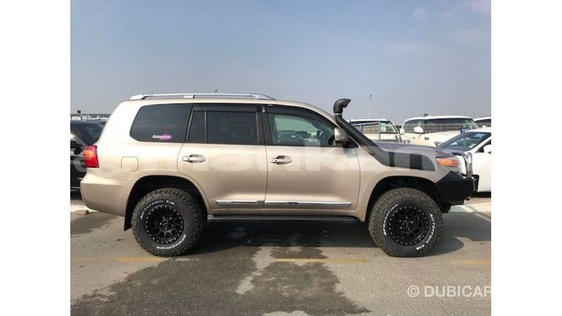 Big with watermark toyota land cruiser abhasia import dubai 2682