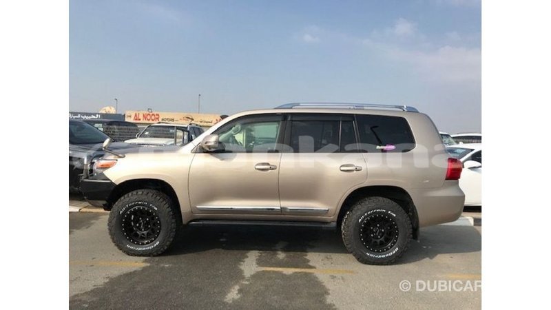 Big with watermark toyota land cruiser abhasia import dubai 2682
