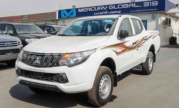 Buy Import Mitsubishi L200 White Car in Import - Dubai in Abhasia