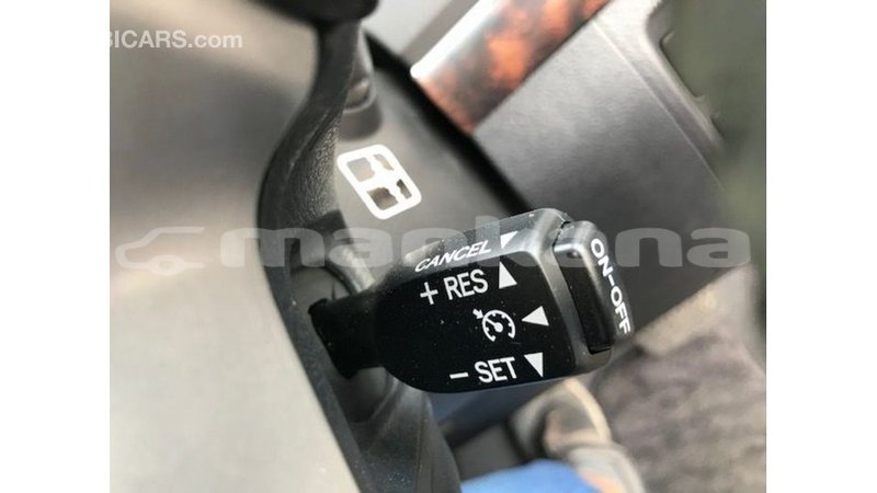 Big with watermark toyota land cruiser abhasia import dubai 2682