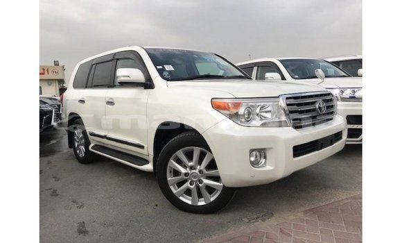 Buy Import Toyota Land Cruiser White Car in Import - Dubai in Abhasia Buy Import Toyota Land Cruiser White Car in Import - Dubai in Abhasia