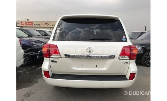 Buy Import Toyota Land Cruiser White Car in Import - Dubai in Abhasia Buy Import Toyota Land Cruiser White Car in Import - Dubai in Abhasia