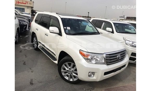 Buy Import Toyota Land Cruiser White Car in Import - Dubai in Abhasia Buy Import Toyota Land Cruiser White Car in Import - Dubai in Abhasia