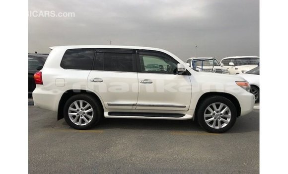 Buy Import Toyota Land Cruiser White Car in Import - Dubai in Abhasia Buy Import Toyota Land Cruiser White Car in Import - Dubai in Abhasia