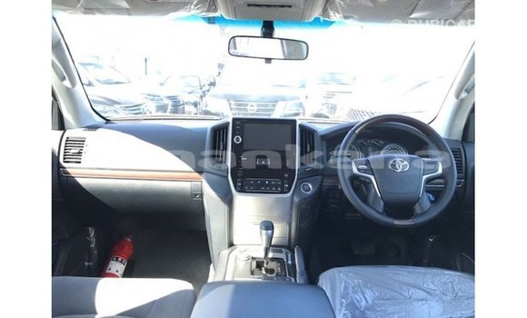 Buy Import Toyota Land Cruiser White Car in Import - Dubai in Abhasia Buy Import Toyota Land Cruiser White Car in Import - Dubai in Abhasia