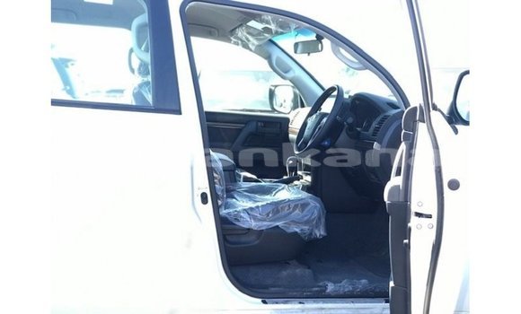 Buy Import Toyota Land Cruiser White Car in Import - Dubai in Abhasia Buy Import Toyota Land Cruiser White Car in Import - Dubai in Abhasia