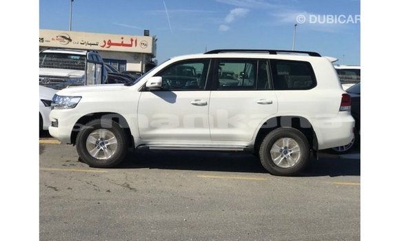 Buy Import Toyota Land Cruiser White Car in Import - Dubai in Abhasia Buy Import Toyota Land Cruiser White Car in Import - Dubai in Abhasia