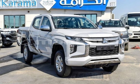 Buy Import Mitsubishi L200 White Car in Import - Dubai in Abhasia Buy Import Mitsubishi L200 White Car in Import - Dubai in Abhasia