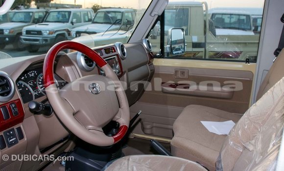 Buy Import Toyota Land Cruiser Beige Car in Import - Dubai in Abhasia Buy Import Toyota Land Cruiser Beige Car in Import - Dubai in Abhasia