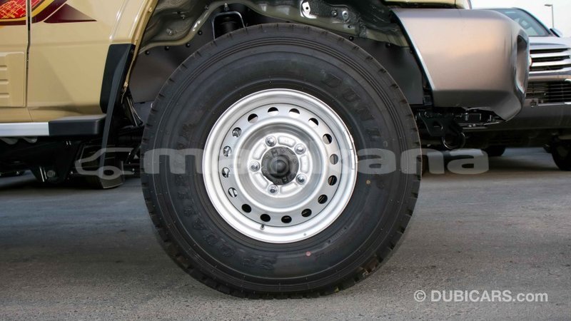 Big with watermark toyota land cruiser abhasia import dubai 2701
