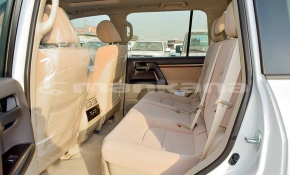 Buy Import Toyota Land Cruiser White Car in Import - Dubai in Abhasia Buy Import Toyota Land Cruiser White Car in Import - Dubai in Abhasia