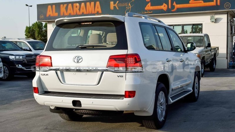 Big with watermark toyota land cruiser abhasia import dubai 2702