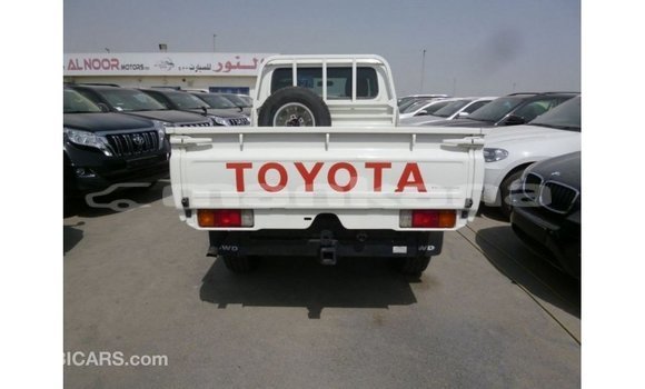 Buy Import Toyota Land Cruiser White Car in Import - Dubai in Abhasia Buy Import Toyota Land Cruiser White Car in Import - Dubai in Abhasia