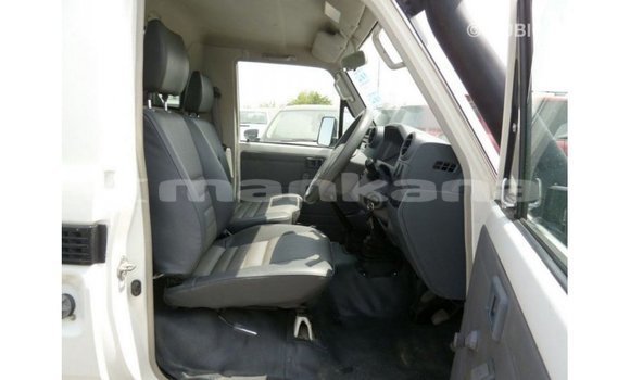 Buy Import Toyota Land Cruiser White Car in Import - Dubai in Abhasia Buy Import Toyota Land Cruiser White Car in Import - Dubai in Abhasia