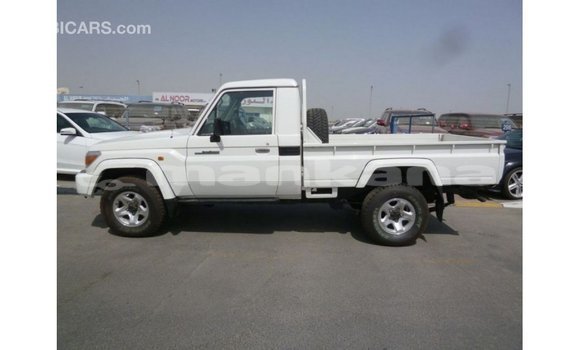 Buy Import Toyota Land Cruiser White Car in Import - Dubai in Abhasia Buy Import Toyota Land Cruiser White Car in Import - Dubai in Abhasia