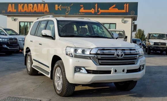 Buy Import Toyota Land Cruiser White Car in Import - Dubai in Abhasia Buy Import Toyota Land Cruiser White Car in Import - Dubai in Abhasia