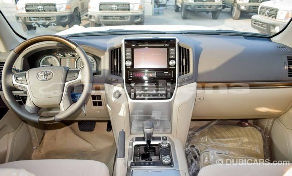 Buy Import Toyota Land Cruiser White Car in Import - Dubai in Abhasia Buy Import Toyota Land Cruiser White Car in Import - Dubai in Abhasia
