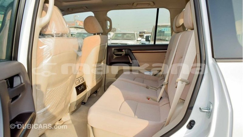 Big with watermark toyota land cruiser abhasia import dubai 2711