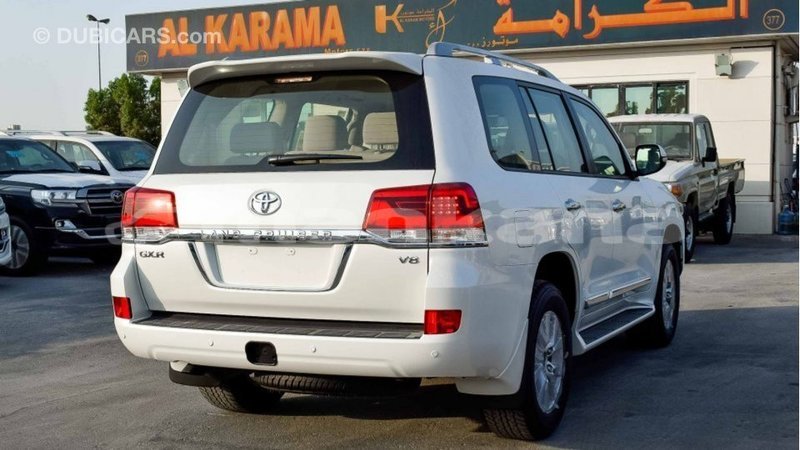 Big with watermark toyota land cruiser abhasia import dubai 2711