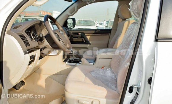Buy Import Toyota Land Cruiser White Car in Import - Dubai in Abhasia Buy Import Toyota Land Cruiser White Car in Import - Dubai in Abhasia