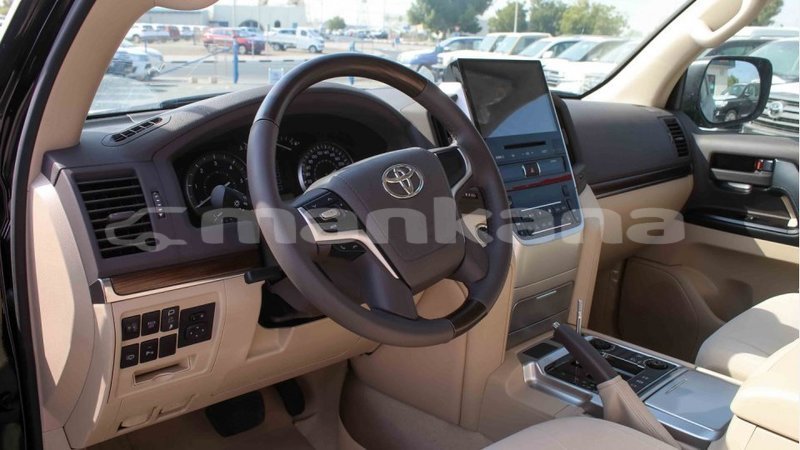 Big with watermark toyota land cruiser abhasia import dubai 2715