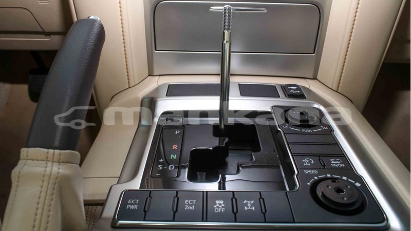 Big with watermark toyota land cruiser abhasia import dubai 2715