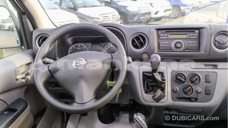 Big with watermark nissan urvan abhasia import dubai 2721