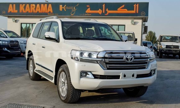 Buy Import Toyota Land Cruiser White Car in Import - Dubai in Abhasia Buy Import Toyota Land Cruiser White Car in Import - Dubai in Abhasia