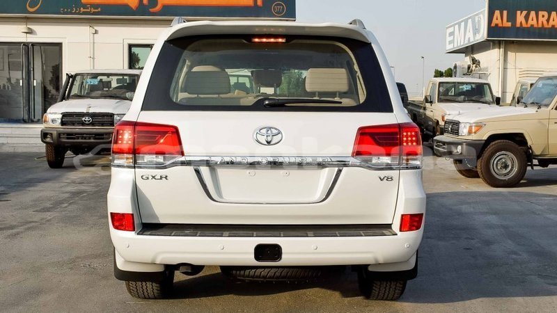 Big with watermark toyota land cruiser abhasia import dubai 2722