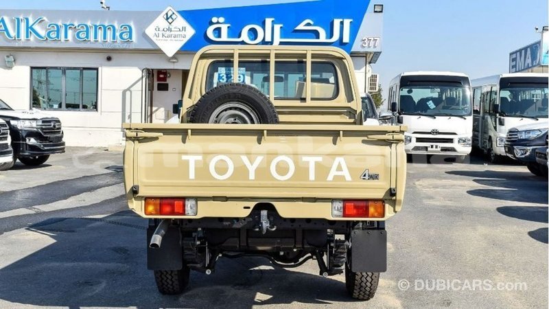 Big with watermark toyota land cruiser abhasia import dubai 2726