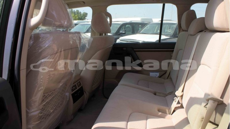 Big with watermark toyota land cruiser abhasia import dubai 2727